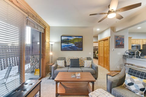 Patio & Mountain Views: Central Grand Lake Condo! Apartment in Grand Lake