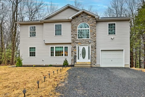 3 Mi to Kalahari: Pocono Summit Home w/ Game Room! House in Coolbaugh Township
