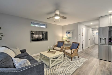 'Beach Break' Home w/ Hot Tub - Walk to Beach Apartment in Westport