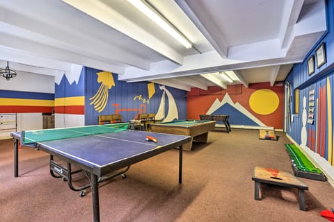 6 Mi to Keystone Resort: Cozy Lake Dillon Condo! Apartment in Dillon