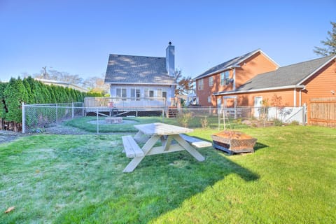 Pet-Friendly Rockaway Beach Home w/ Fire Pit! House in Rockaway Beach