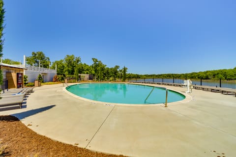 Group Getaway in Carlton Landing: Walk Everywhere! House in Carlton Landing