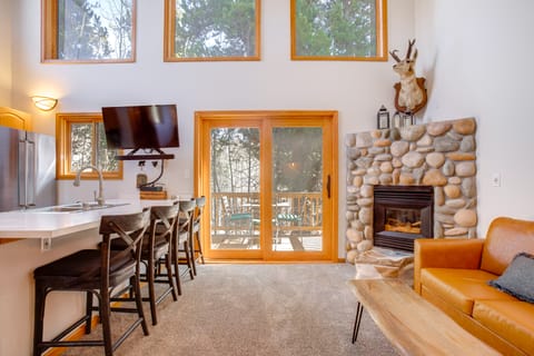 Steps to Grand Lake: New Deck at The Innlet Condo Apartment in Grand Lake