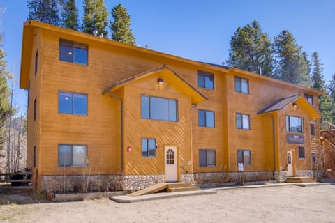 Steps to Grand Lake: New Deck at The Innlet Condo Apartment in Grand Lake