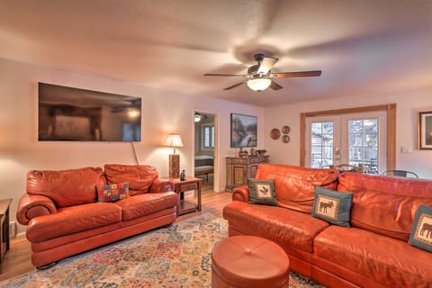 Forest-View Creekside Cabins w/ 4 Acres! House in Colorado