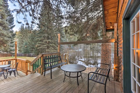 Forest-View Creekside Cabins w/ 4 Acres! House in Colorado