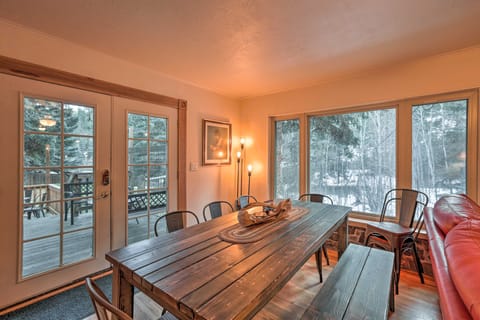 Forest-View Creekside Cabins w/ 4 Acres! House in Colorado