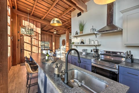 Fort White Retreat: Deck & River Access! House in Florida