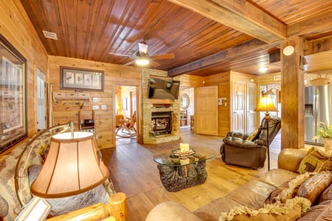 Hot Tub & Fire Pit: Riverfront Helen Cabin House in White County