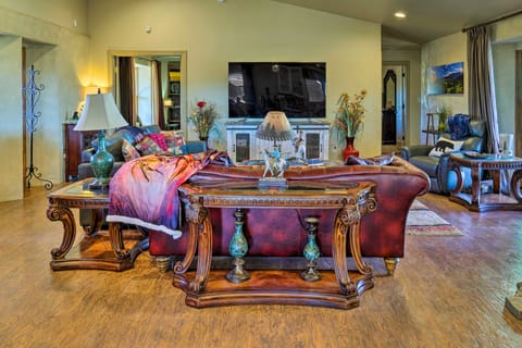 Beulah Home w/ Wraparound Porch & Mtn Views House in Colorado