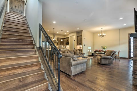 1/2 Mi to Dtwn: Golden Gem w/ Patios! Apartment in Golden