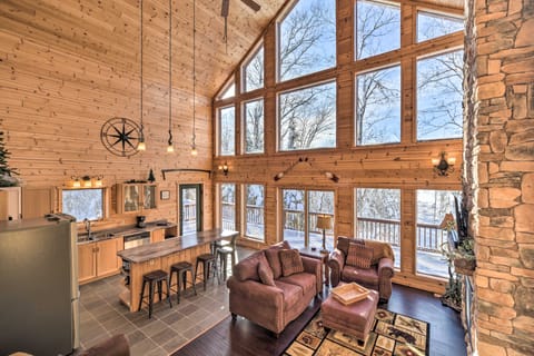 Paddle Ready: Hayward Lake View Retreat w/ BBQ House in Bass Lake