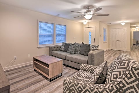 Murrells Inlet Home w/ Fire Pit: Near Beaches House in Garden City