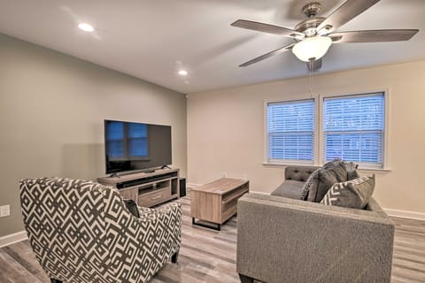 Murrells Inlet Home w/ Fire Pit: Near Beaches House in Garden City