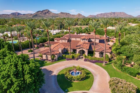 Outdoor Oasis, Games! Paradise Valley Group Villa House in Paradise Valley