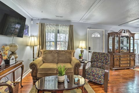 3 Mi to Downtown: Family-Friendly Birmingham Home House in Homewood