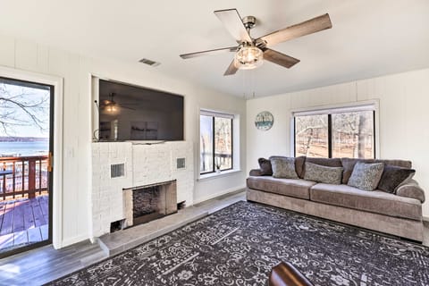 Shared Dock & Seasonal Pool: Lakefront Grove Cabin House in Ozark Mountains