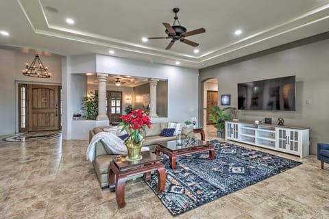 Pool & Spa: Pet-Friendly Mansion in Phoenix! House in Laveen Village