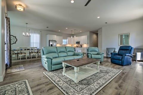 Spacious Gulfport Home - Walk to Beach! House in Gulfport