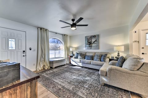 Furnished Patio! Downtown Gilbert Retreat House in Gilbert