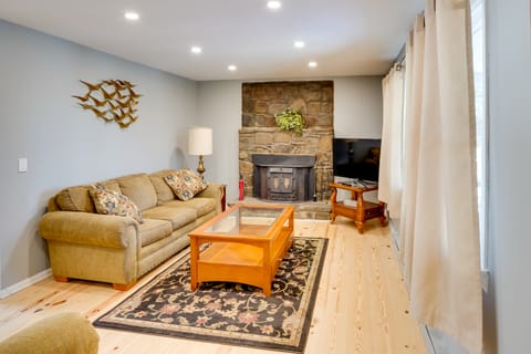 Cozy Southern Vermont Home w/ On-Site Trails House in Whitingham