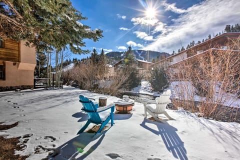 Waterfront Red River Haven: Walk to Ski Lift! Apartment in Red River