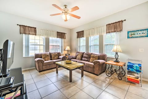 Kissimmee Resort Townhome w/ Pool, 7 Mi to Disney! Apartment in Kissimmee