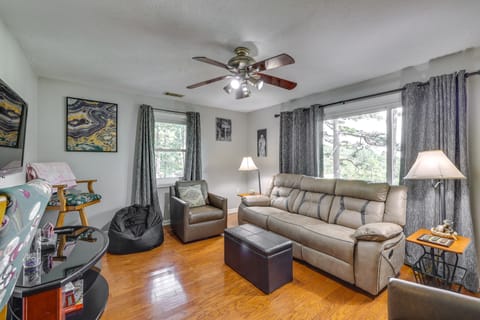 Eureka Springs Apartment: 'Blue Moon Ridge' Apartment in Arkansas