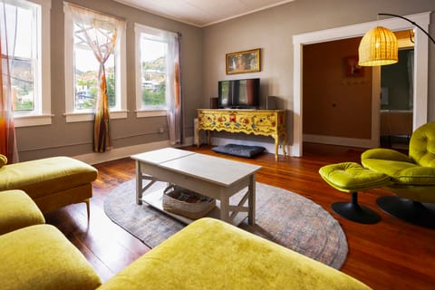 Bisbee Home: Fantastic Views & Walkable Location! Cottage in Bisbee