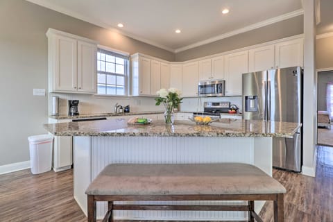 China Spring Home ~ 13 Mi to Downtown Waco! House in Waco