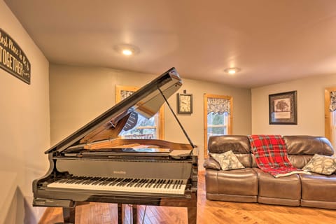 Deck & Hot Tub: Pet-Friendly Seneca Lake Home! House in Seneca Lake