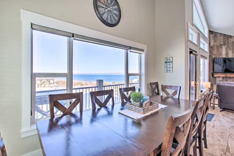 Garden City Gem: Private Hot Tub & Game Room! House in Garden City