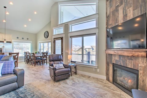 Garden City Gem: Private Hot Tub & Game Room! House in Garden City