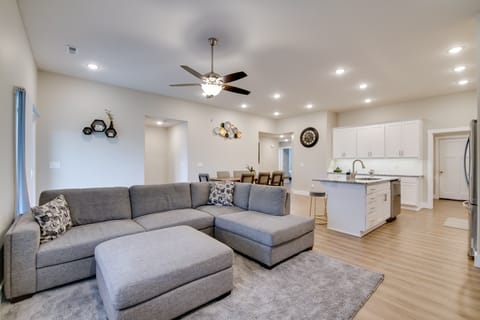 Charming Ozark Abode w/ Yard & Pool Access House in Ozark