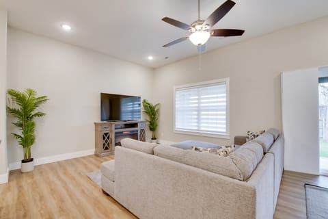 Charming Ozark Abode w/ Yard & Pool Access House in Ozark