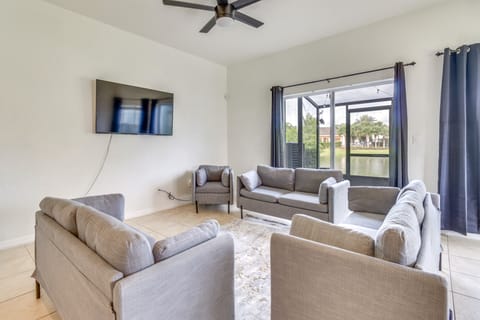 Kissimmee Townhome w/ Pool Access ~ 7 Mi to Disney Apartment in Kissimmee