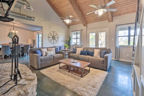 Dog-Friendly Kingsland Rental on Lake LBJ! House in Kingsland