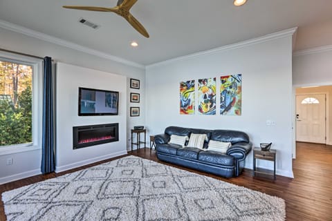 Beautiful Waterfront Getaway w/ Dock! House in Alabama