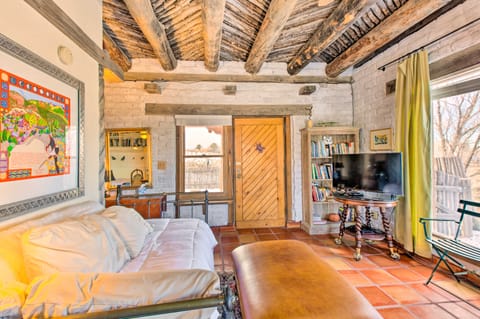Casita Vacation Rental Near Taos w/ Patio! House in New Mexico