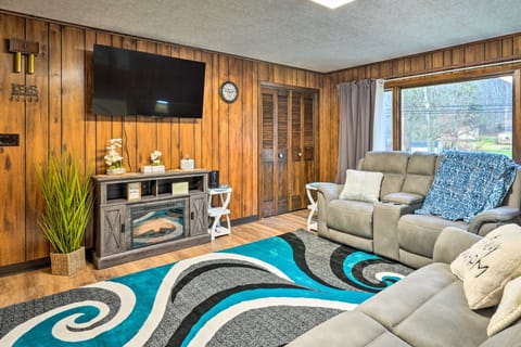 Salamanca Home ~ 9 Mi to Holiday Valley Resort House in Cattaraugus
