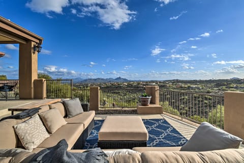 Mtn-View Golfer's Oasis! Luxe Fountain Hills Home House in Fountain Hills