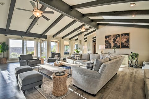 Mtn-View Golfer's Oasis! Luxe Fountain Hills Home House in Fountain Hills