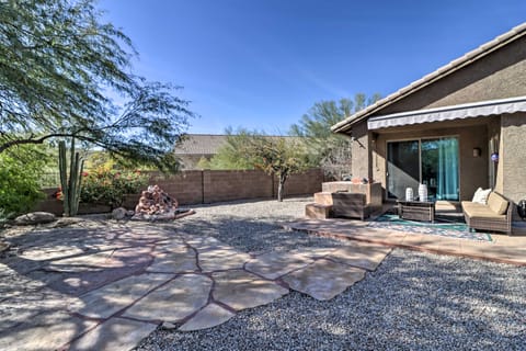 Mountain Views + Nearby Hikes: Gold Canyon Escape! House in Gold Canyon
