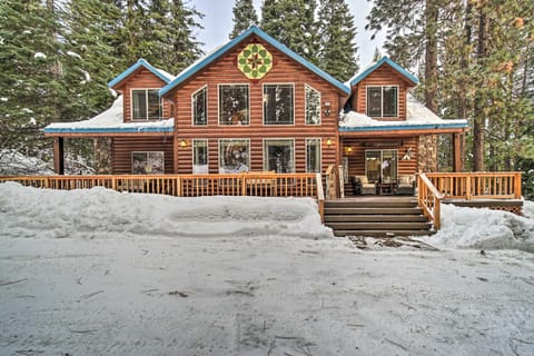 Garden Valley Cabin w/ Loft & Large Deck! House in Valley County