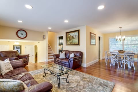 Atlanta Abode w/ Yard in a Tranquil Setting! House in Dunwoody