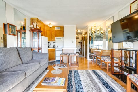 Steps to Galveston Beach: Gulf-View Condo w/ Pool Apartment in Galveston Island