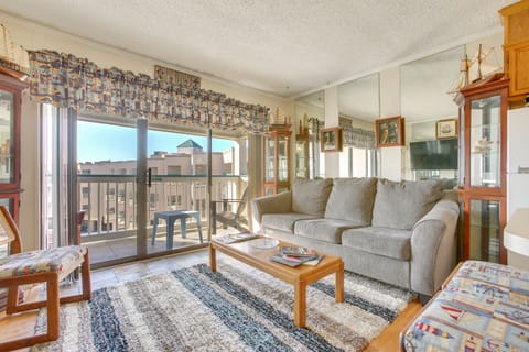 Steps to Galveston Beach: Gulf-View Condo w/ Pool Apartment in Galveston Island