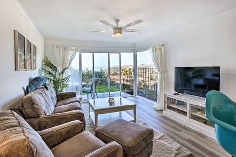 San Clemente Condo w/ Gorgeous Views: Near Beach! Apartment in San Clemente