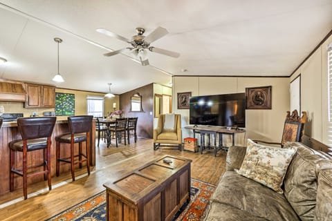 ‘Keane Ranch 2’ Mtn Cabin w/ 300 Acres in Ozark! House in Arkansas