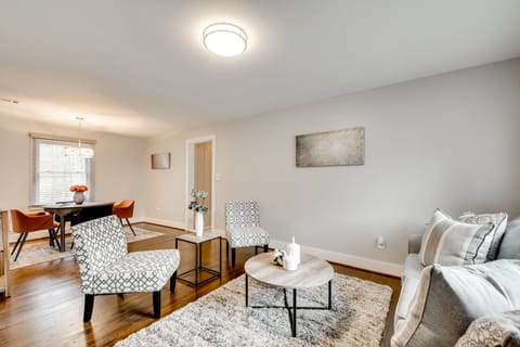 6 Mi to World Cup! Pet-Friendly ATL Home w/ Yard House in Atlanta